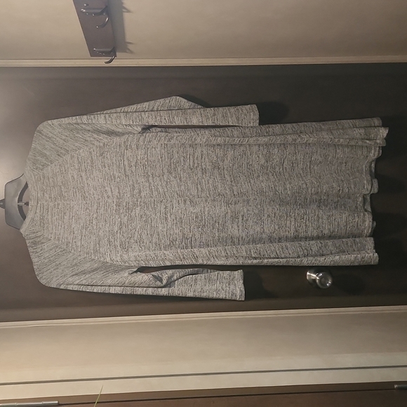 Gray dress - Picture 2 of 3